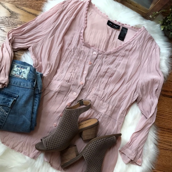 axcess Tops - Women’s size 16 button down crinkle look blouse